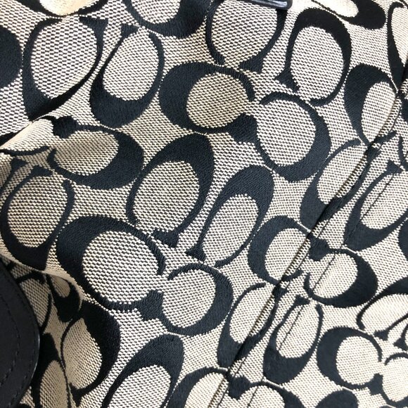 Coach Hadley Signature Duffle, Model F28981, AUTHENTICATED - Picture 9 of 16